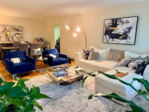 609-99 Pond Ave, Brookline, MA, 02445-7118 | Card Image