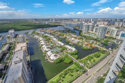 4205 - 16001 Collins Ave, Condo with 2 bedrooms, 2 bathrooms and null parking in Sunny Isles Beach FL | Image 3