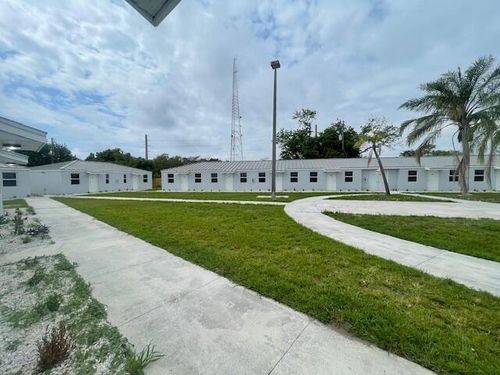 28-4393 Windsor Ave, West Palm Beach, FL, 33407-3746 | Card Image