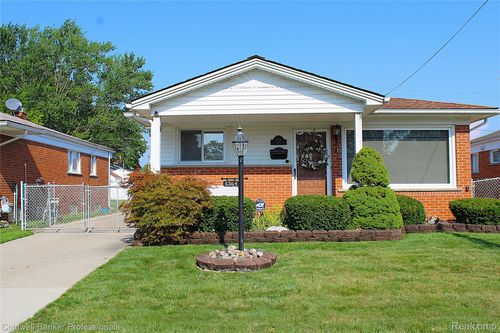 6564 Colonial St, Dearborn Heights, MI, 48127-2111 | Card Image