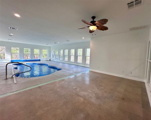124 Pine Path, Bastrop, TX, 78602-5858 | Card Image