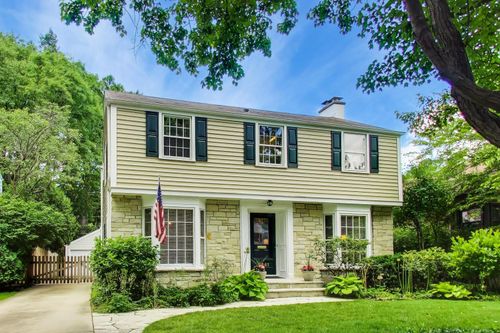 2241 Greenwood Ave, Wilmette, IL, 60091-1443 | Card Image