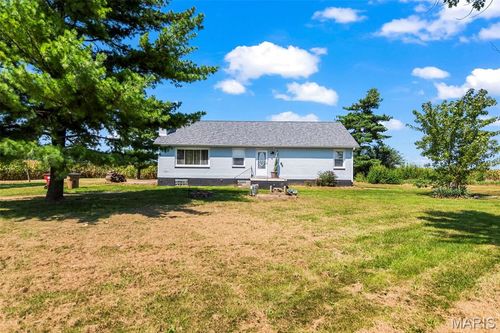 23946 Grosenheider Rd, Litchfield, IL, 62056-5232 | Card Image