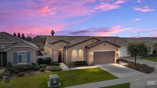 9709 Richland Hills Ln, Bakersfield, CA, 93306-7963 | Card Image
