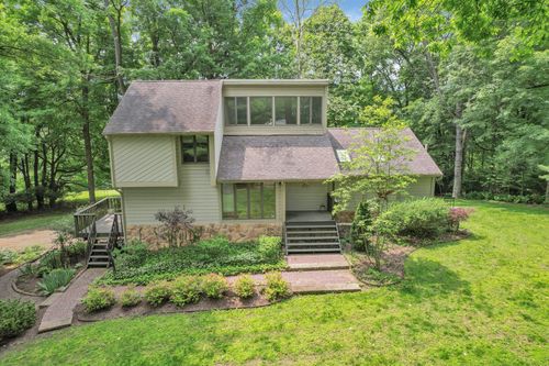 211 Pembroke Ln, Granville, OH, 43023-1095 | Card Image