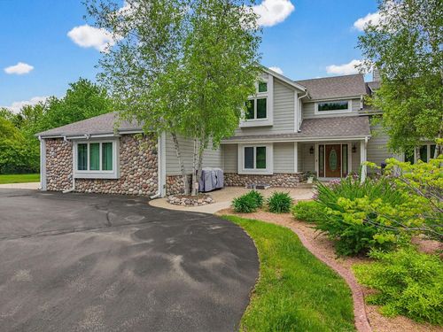 W220N11412 Amy Belle Road, Germantown, WI, 53022 | Card Image
