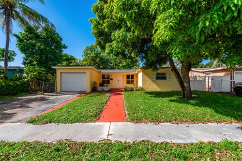 3611 Nw 40th Ct, Lauderdale Lakes, FL, 33309-4827 | Card Image