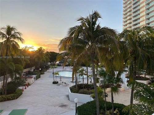 apt-217-100 Bayview Dr, Sunny Isles Beach, FL, 33160-4751 | Card Image