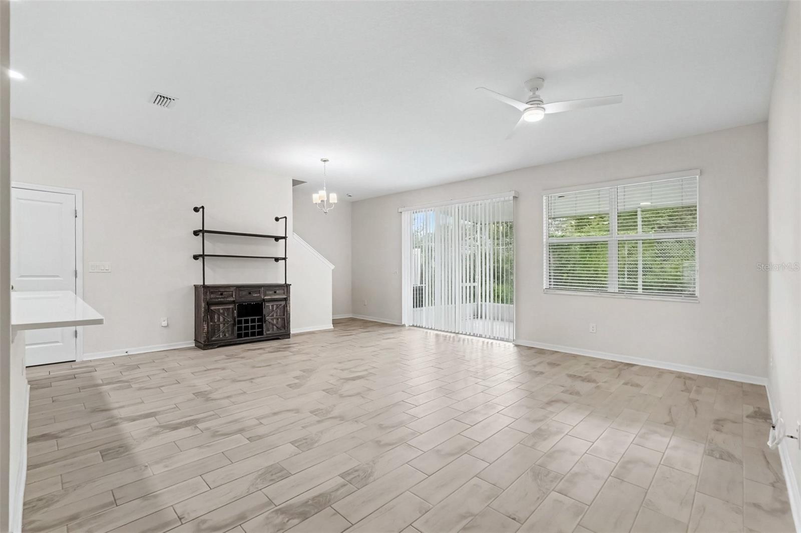 Residential Lease in RIVERVIEW 4