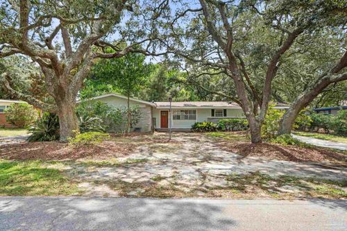 121 Gilmore Dr, Gulf Breeze, FL, 32561-4117 | Card Image