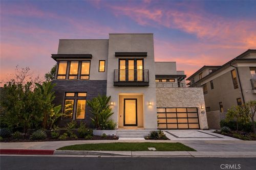 61 Iluna, Irvine, CA, 92618-1725 | Card Image
