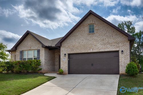 175 Dustin Ln Nw, Madison, AL, 35757-6927 | Card Image