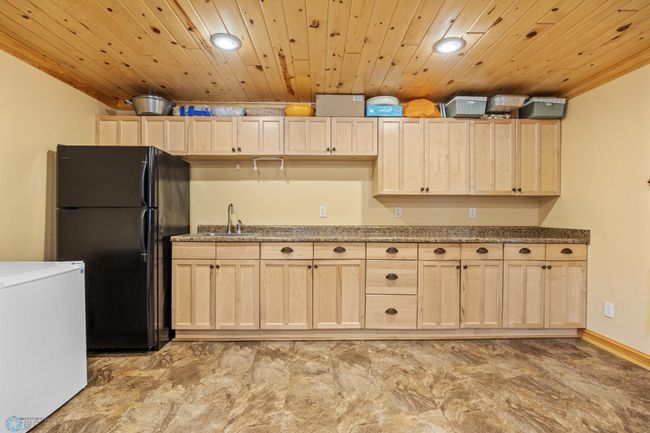 Kitchenette | Image 25