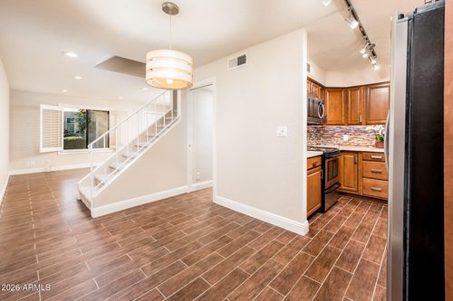 8-601 E Palo Verde Dr, Phoenix, AZ, 85012-1350 | Card Image