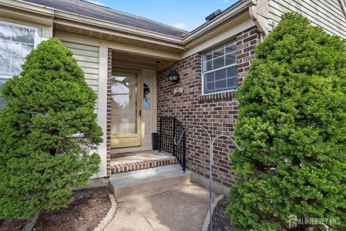 173 Concordia Cir, Monroe, NJ, 08831-4702 | Card Image