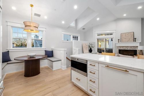 943 F Ave, Coronado, CA, 92118-2509 | Card Image