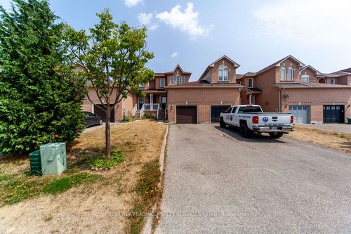 45 Ridwell St, Barrie, ON, L4N0W8 | Card Image