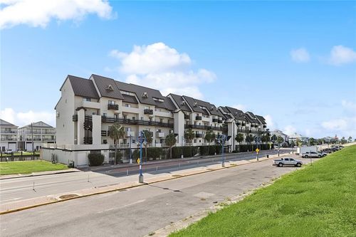 2-7300 Lakeshore Drive, New Orleans, LA, 70124 | Card Image