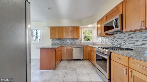 1604 Woodhill Ct, Hyattsville, MD, 20785-3854 | Card Image