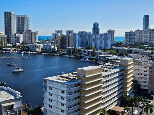 apt-16e-427 Golden Isles Dr, Hallandale Beach, FL, 33009-7546 | Card Image