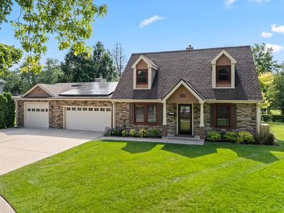 230 N Forest Court, House other with 5 bedrooms, 2 bathrooms and 4 parking in Palatine IL | Image 1