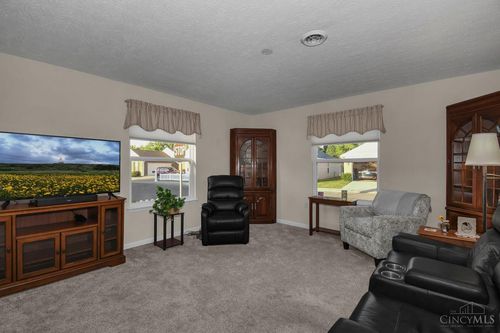 5887 Olde Winton Ln, Fairfield, OH, 45014-3875 | Card Image