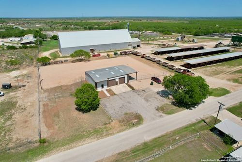 1501 Lillian Ave, Jourdanton, TX, 78026-2324 | Card Image