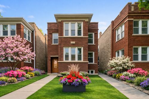 3847 N Spaulding Ave, Chicago, IL, 60618-4423 | Card Image
