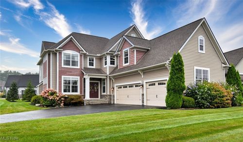 17581 Gates Landing Dr, Chagrin Falls, OH, 44023-1432 | Card Image