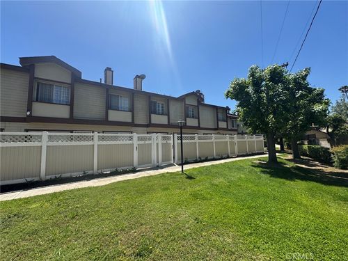 16-8939 Gallatin Rd, Pico Rivera, CA, 90660-1684 | Card Image