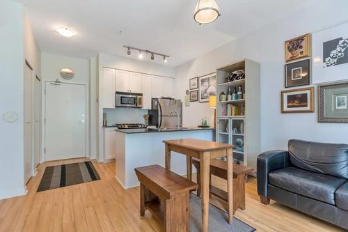 304-480 Robson St, Vancouver, BC, V6B1S1 | Card Image