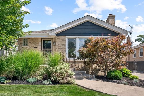 4743 N Nagle Ave, Harwood Heights, IL, 60706-7437 | Card Image