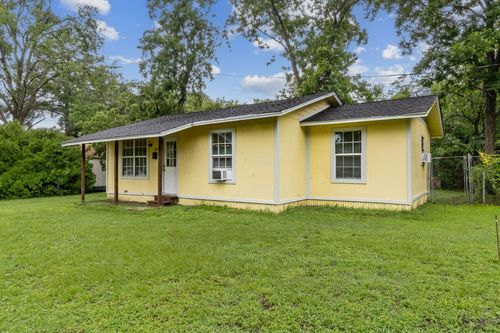 813 Pine St, Teague, TX, 75860-2229 | Card Image