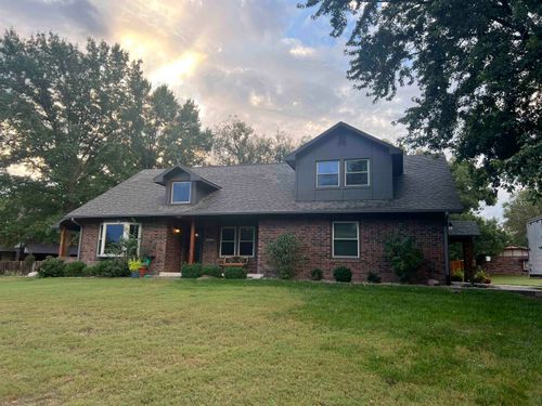 2324 Estates Dr, Arkansas City, KS, 67005-9770 | Card Image