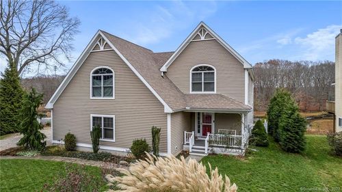 33 Marshfield Rd, Niantic, CT, 06357-2042 | Card Image