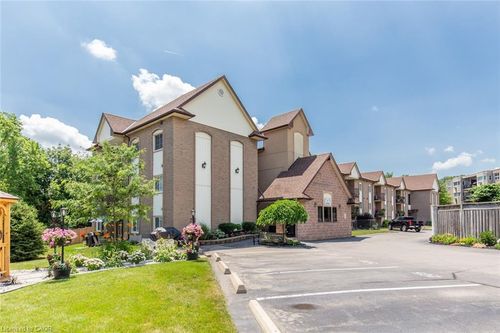 110-20 John St, Grimsby, ON, L3M1X5 | Card Image