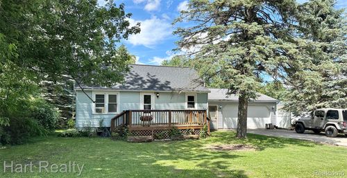 6520 Carpenter St, Marlette, MI, 48453-1055 | Card Image