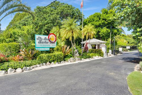 apt-m8-97652 Overseas Hwy, Key Largo, FL, 33037-2225 | Card Image