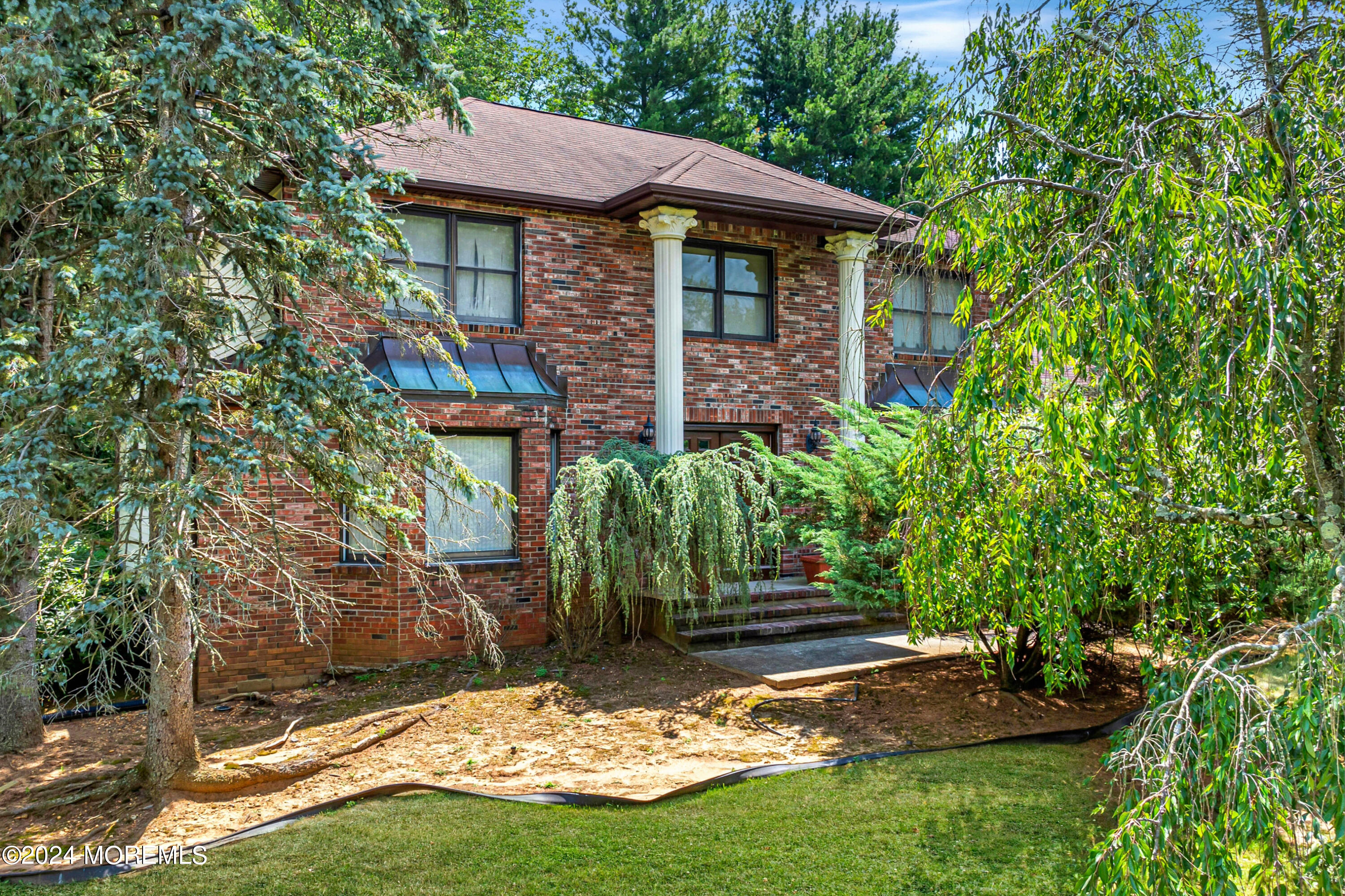 Ueland Rd, Red Bank, NJ 07701