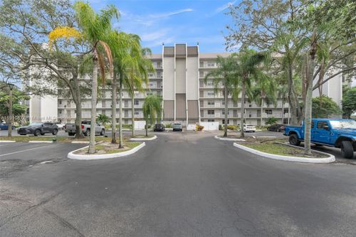 apt-707-3100 W Rolling Hills Cir, Davie, FL, 33328-1960 | Card Image