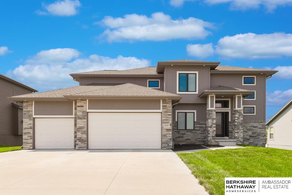 Rosewater Pkwy, Bennington, NE 68007