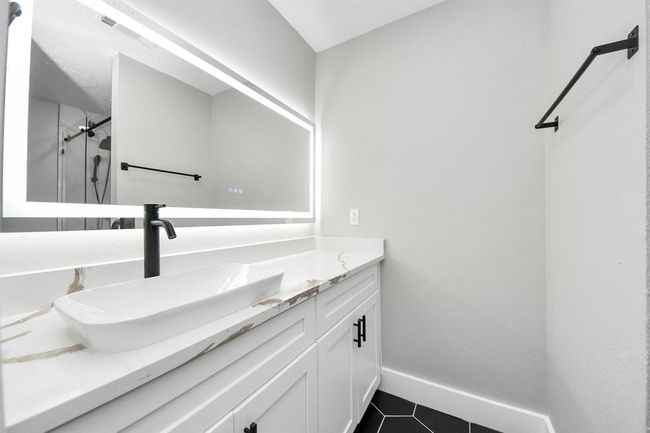 Secondary bathroom | Image 19
