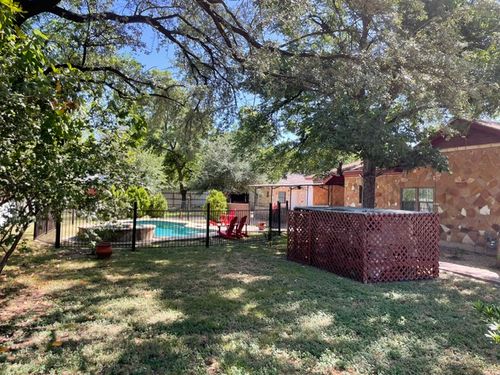 1506 E 2nd St, Austin, TX, 78702-4312 | Card Image
