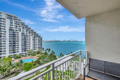 1103 - 770 Claughton Island Dr, Condo with 2 bedrooms, 2 bathrooms and null parking in Miami FL | Image 1