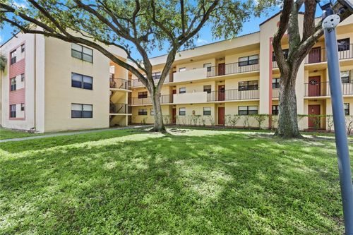 304-3199 Foxcroft Rd, Miramar, FL, 33025-4190 | Card Image