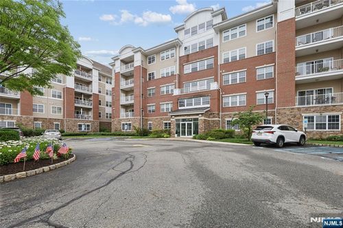 7118 Warrens Way, Wanaque, NJ, 07465-1648 | Card Image