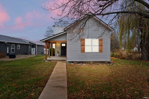 907 N Main St, Warren, IN, 46792-9470 | Card Image