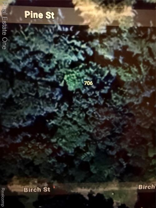 706 Pine St, Gladwin, MI, 48624-8547 | Card Image