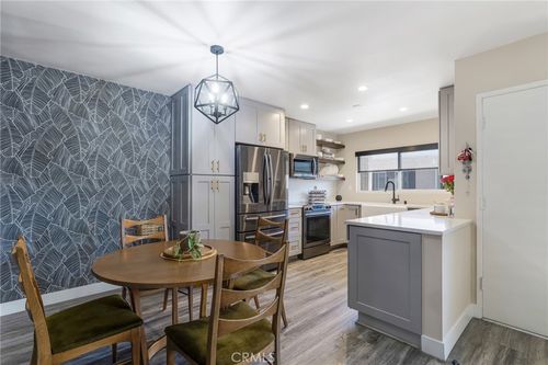 17-5232 Corteen Pl, Valley Village, CA, 91607-4233 | Card Image