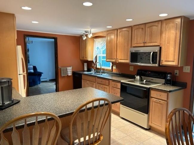 10 Candy Ln, House other with 3 bedrooms, 2 bathrooms and null parking in Gorham NH | Image 5